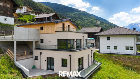 Luxuriöses 2-Zimmer-Apartment mit Privatparkplatz und unvergleichlichem Ausblick in See (Top 3)
