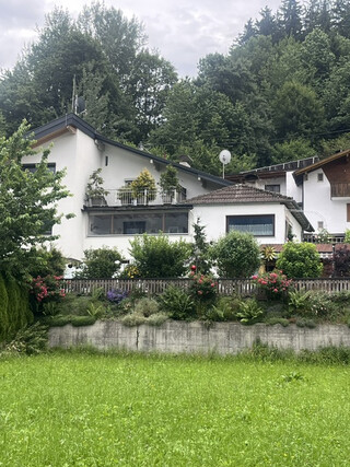 Gemütliches Einfamilienhaus mit Garten und Pool in Kolsass