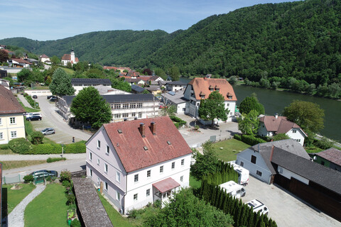 Großzügiges Haus an der Donau
