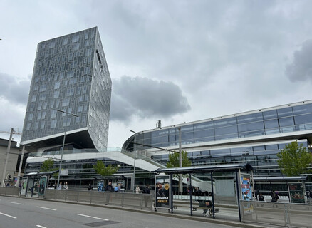 Tiefgaragenplatz mit E-Ladestation , zentrumsnah