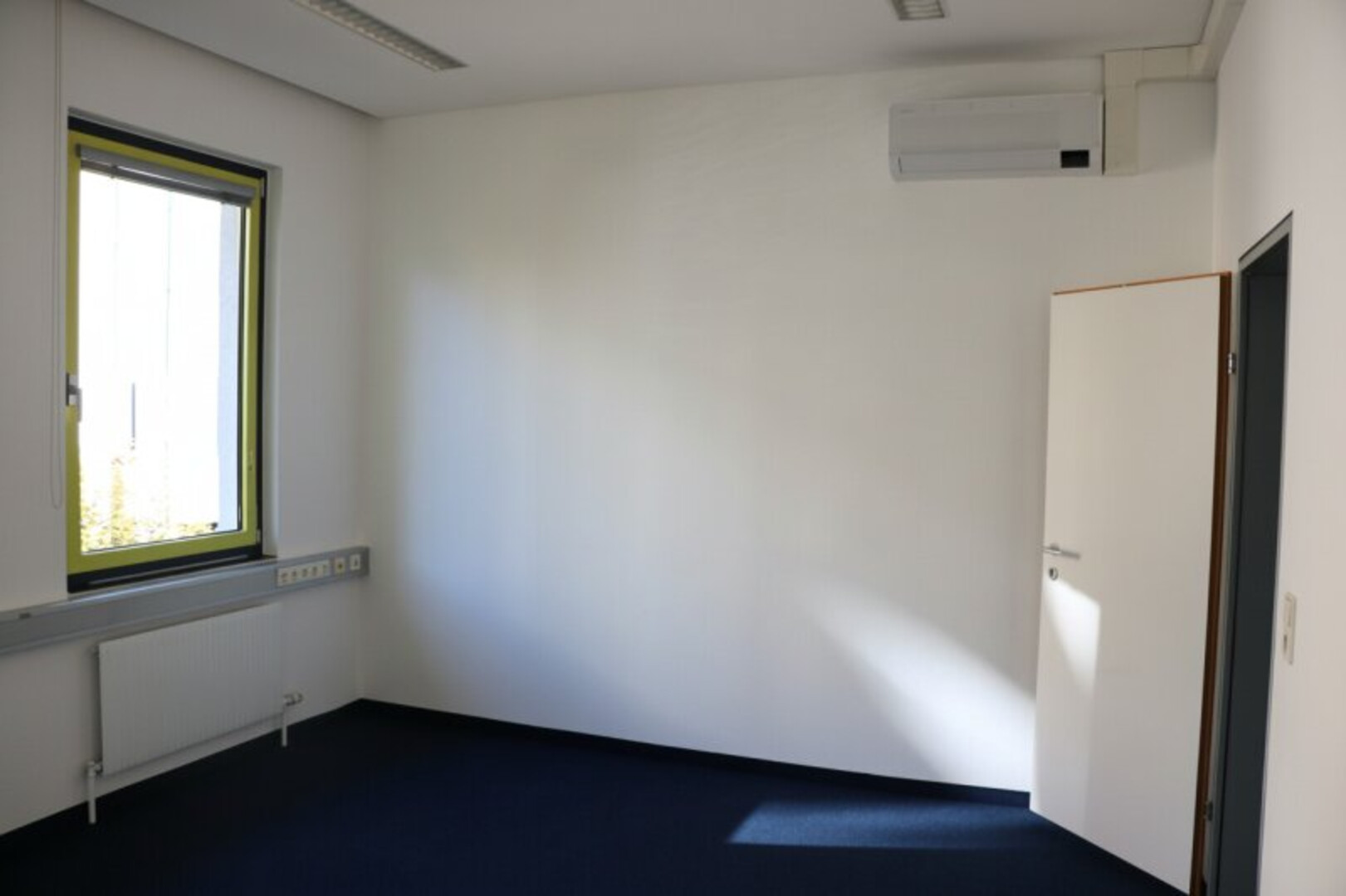 Geräumige Bürofläche 123 qm im 1. OG - Nähe Landhausplatz