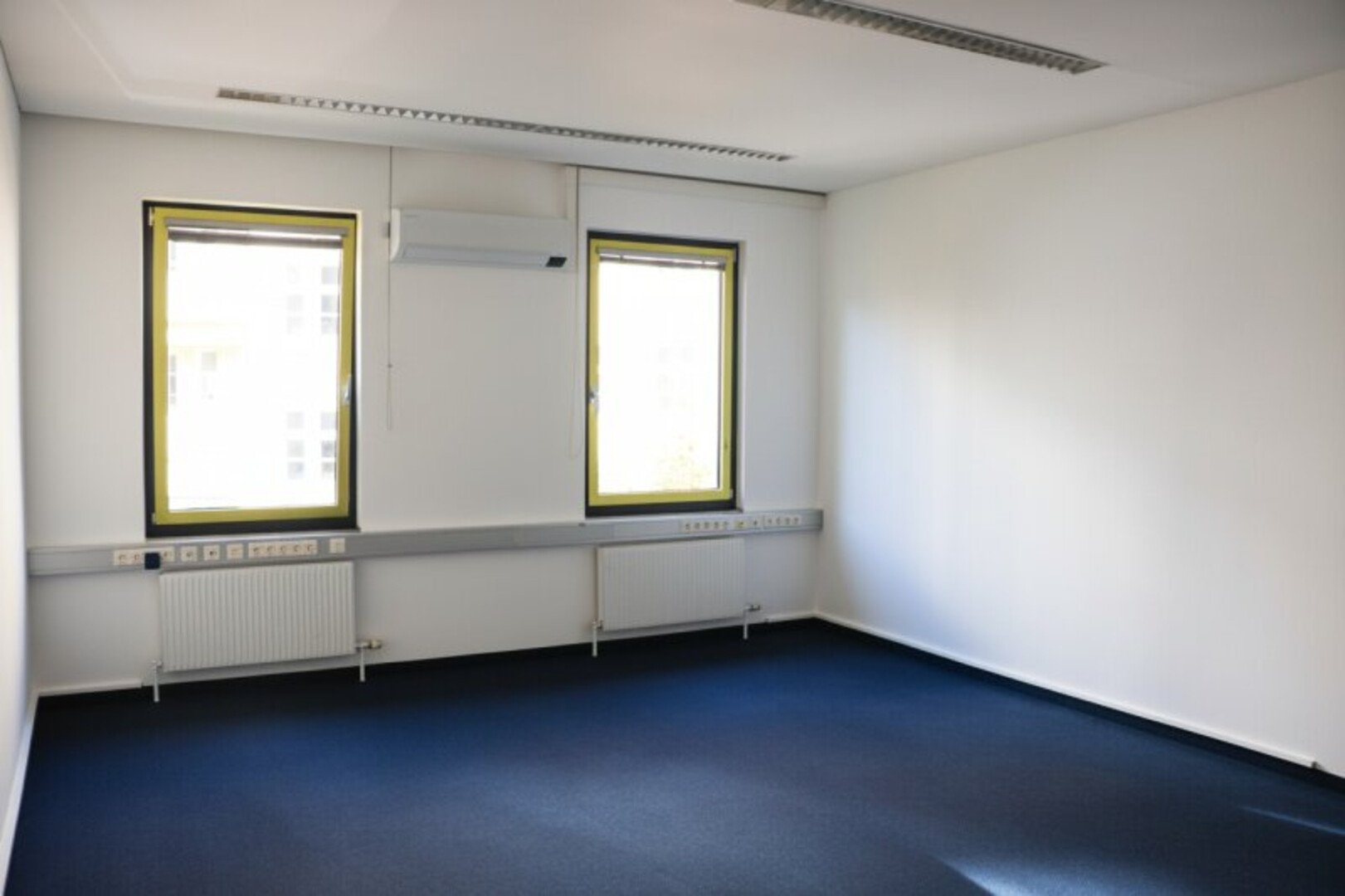 Geräumige Bürofläche 123 qm im 1. OG - Nähe Landhausplatz