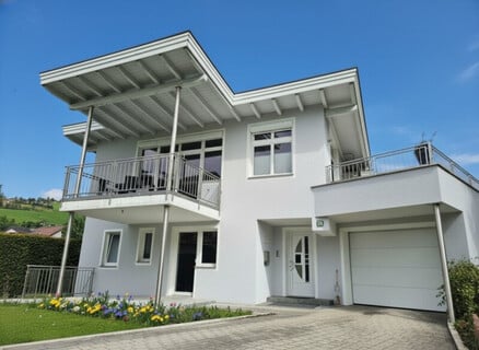 Top-Angebot ! Modernes großes Familienhaus in Ruhelage