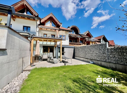 Helles großzügiges Reihenhaus in Kirchberg mit Garten, Balkon & 2 Stellplätzen!