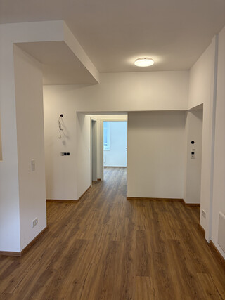 Provisionsfrei, schöne neu ausgebaute 2 Zimmerwohnung mit Balkon in Pradl