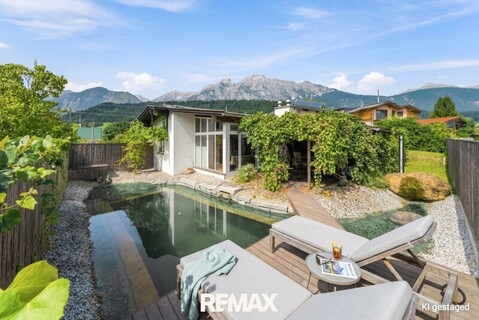 Wohnen im Grünen - Einfamilienhaus mit Naturpool & Wintergarten