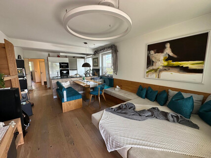 MODERNES WOHNEN IN SONNIGER RUHELAGE MIT GROSSZÜGIGEM BALKON & ANKLEIDEZIMMER