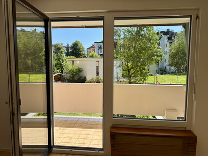 Sonnige Großgarconniere mit Südbalkon in zentraler Grünruhelage