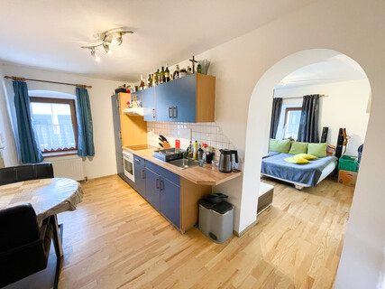 Ruhige 4 Zimmer Wohnung mit Südterrasse und Carport
