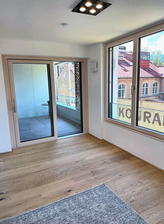 Erstbezug - 2,5 Zi - Sonnig - Zentrum UNI & KLINIKNÄHE mit Loggia OHNE Provision