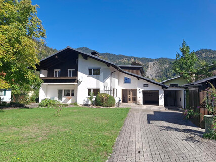 ZEITLOSES WOHNEN IN BAD ISCHL