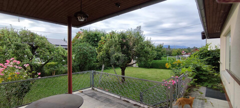 TRAUMHAFTER SONNIGER GARTEN! GERÄUMIG MIT VIEL POTENTIAL