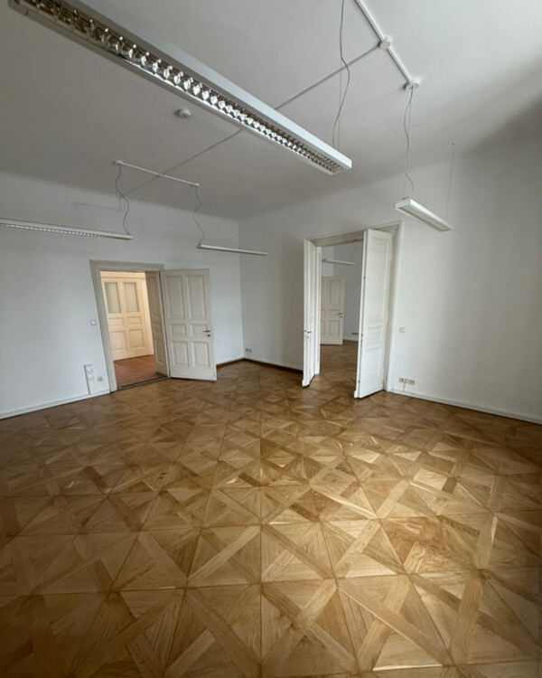 Repräsentatives 124 qm Altbau-Büro in Innsbruck zu mieten