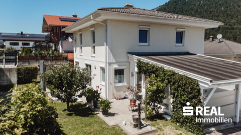 Gepflegtes Einfamilienhaus mit großzügigem Platzangebot, hochwertiger Ausstattung und idyllischem Garten in Vils