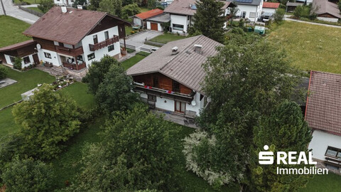 Solides Zweifamilienhaus mit großzügigem Grundstück und Entwicklungspotenzial in ruhiger Wohnlage von Vils