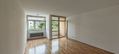 Helle Garconniere mit Balkon in Pradl ab sofort verfügbar