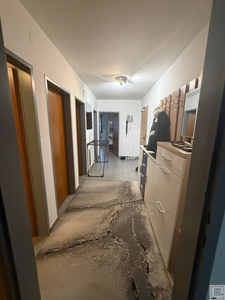 Helle Zweizimmerwohnung mit überdachtem Balkon und Bergblick in Schwaz