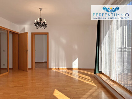 Sehr große 2-Zimmer-Wohnung mit überdachtem Abstellplatz
