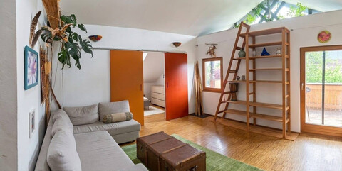 Individuell gestaltete 3 Zimmer Dachgeschoßwohnung in ruhiger Lage in Absam.