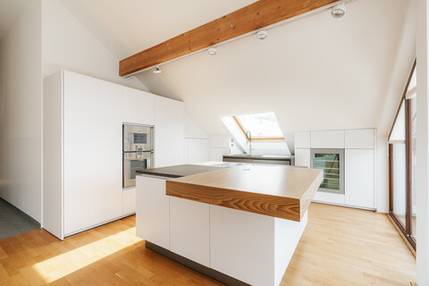 Arzl: 4 Zimmer + 30 m² Dachterrasse, barrierefrei, 2 TG – Wohnen über den Dächern Innsbrucks