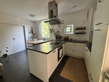 I Top B12 Vermietete 4er-WG-geeignete Wohnung  inkl. Tiefgaragenabstellplatz I