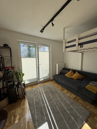 Moderne Garconniere mit Parkplatz