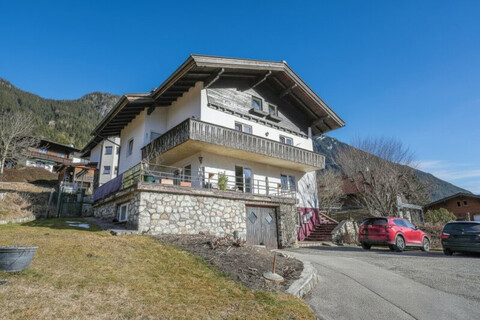 TRAUMHAFTER SEEBLICK - Mehrfamilienhaus mit Potenzial am Achensee