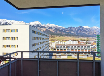 Olympisches Dorf: Großzügige 4-Zimmer-Wohnung im 9. Obergeschoss mit Lift, zwei Balkonen & Tiefgaragenabstellplatz