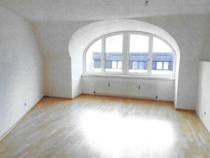 Lienz: großzügige 2-Zimmer-Dachgeschosswohnung Top 58 - Amlacherstraße 2
