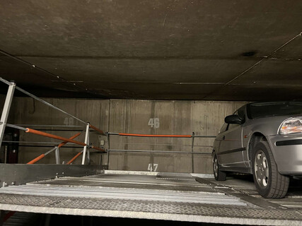 Duplexparkplatz (unten) im Zentrum von Innsbruck