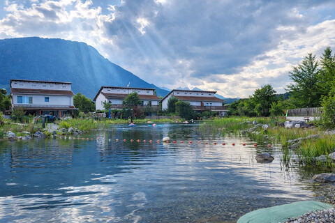 Wohnen wie im Urlaub  Vermietung Doppelhaushälfte mit Schwimmteich, Garten & Top-Lage am Mieminger Plateau