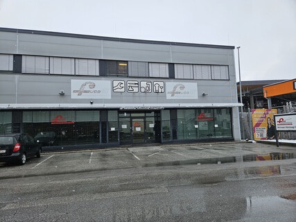 Geschäftslokal mit Lagerflächen