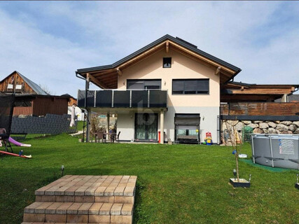 ZUKUNFTSSICHER & STILVOLL: HOCHWERTIGES ENERGIEEFFIZIENZHAUS IN ABSOLUTER BESTLAGE