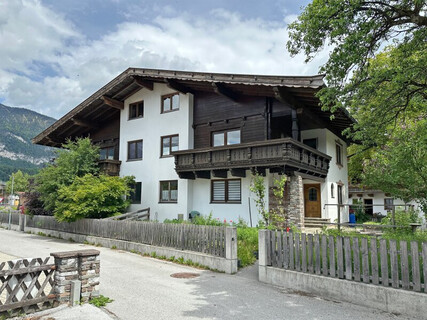 Gelegenheit für Familien: Doppelhaus in Radfeld!