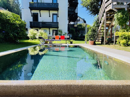 Gartenwohnung mit Pool in Innsbruck-Igls – 653 m² Privatgarten & Top-Lage