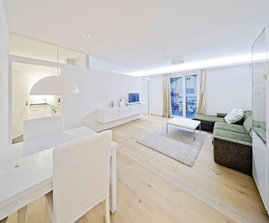 Moderne Wohnung mit Parkplatz Innsbruck zentral (dzt. möbliert)