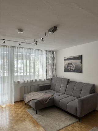 Moderne 1,5-Zimmer-Wohnung mit Loggia in ruhiger Lage von Völs