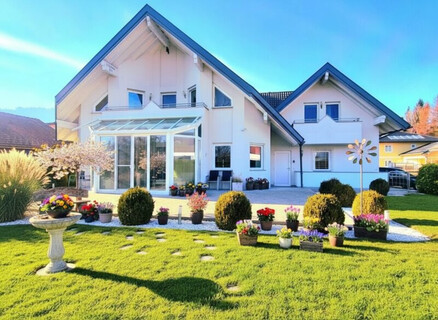 Luxuriös Wohnen in der Nähe vom Mondsee.