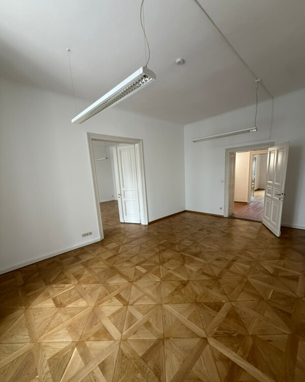 Repräsentatives 124 qm Altbau-Büro in Innsbruck zu mieten