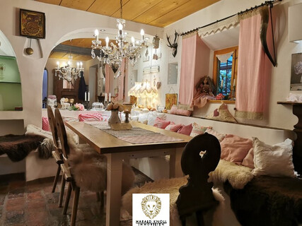 NEU! Reduzierter Preis! Historisches Haus mit zusätzlichen Geschäfts- Büroflächen  aus dem Jahre 1577 am Marktplatz