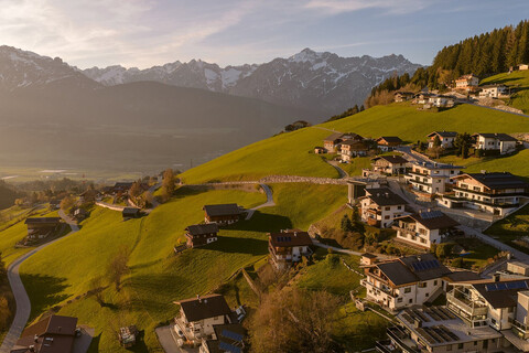 Baugrundstück am Weerberg – Ruhe, Natur und Lebensqualität
