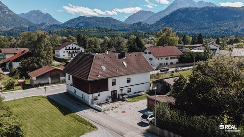 Großzügige Liegenschaft mit historischem Wohnhaus und 1.672 m² Grundstück in Lechaschau
