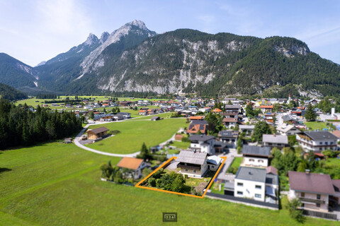 226 IMMOBILIEN: Grundstück mit Altbestand am Tor zum Karwendel