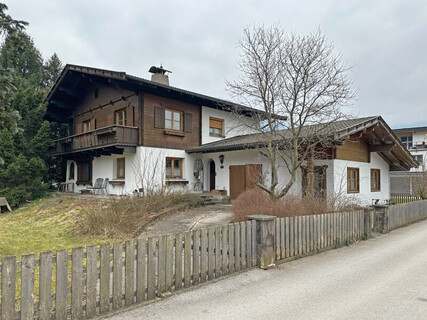 Seltene Gelegenheit in Radfeld: Großes Baugrundstück mit älterem Einfamilienhaus!