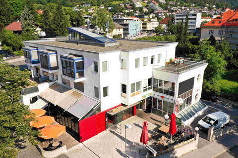 Ein Top-Standort in Imst, Cafe, Verkaufslokal, Büro, Kanzlei, Ordination usw. für alle Branchen geeignet.