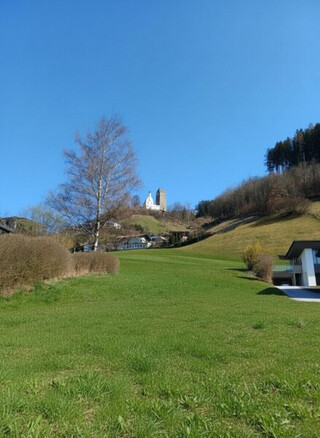 Wohlfühlwohnung in idyllischer Stadtrandlage von Schwaz mit Blick auf Schloss Freundsberg und den Franziskanergarten