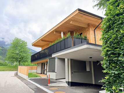 Exklusive Gartenwohnung in absoluter Golfplatz-Direktlage in Uderns