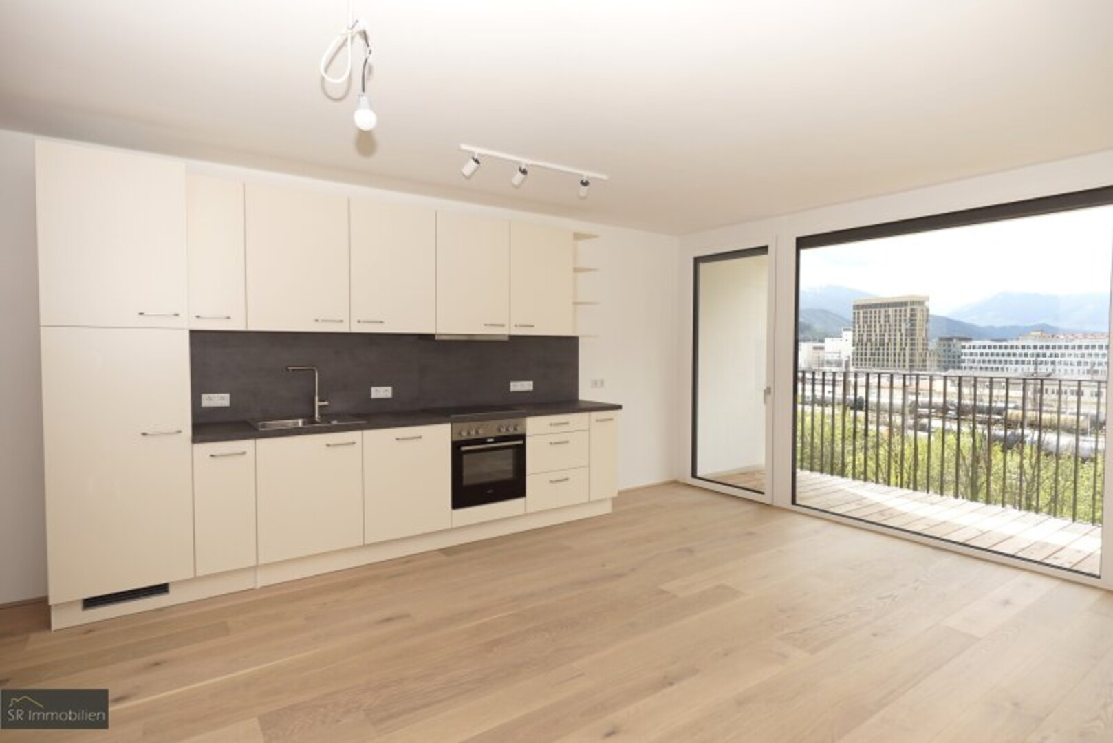 Erstbezug mit Weitblick – stilvolle 3-Zimmer-Mietwohnung im 6. Obergeschoß mit zwei Loggien