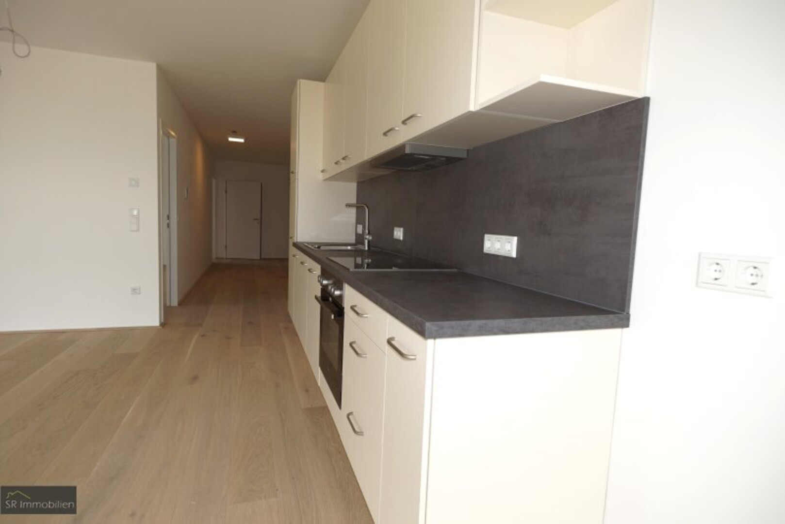 Erstbezug mit Weitblick – stilvolle 3-Zimmer-Mietwohnung im 6. Obergeschoß mit zwei Loggien