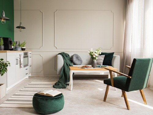 Wohnen mit Samt ist gemütlich – und bringt immer einen edlen Touch mit. Auch haptisch ist der Stoff ein Hit.